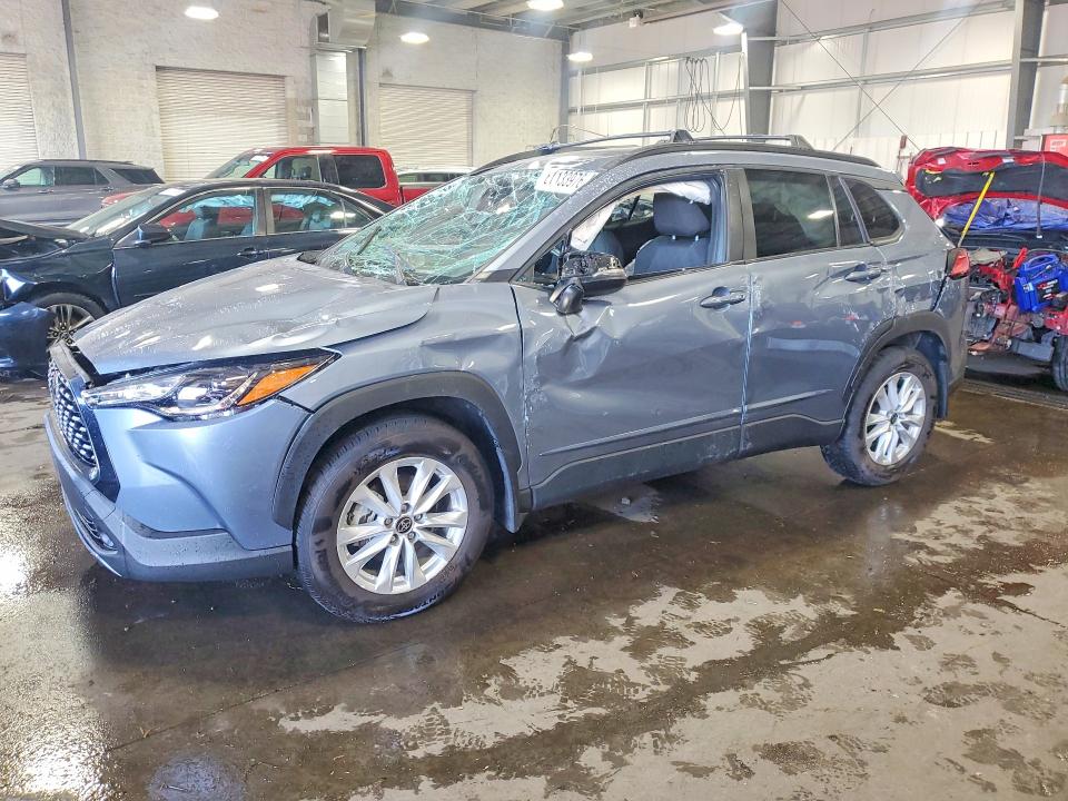61133976 :رقم المزاد ، 7MUBAABG2RV081976 vin ، 2024 Toyota Corolla Cross مزاد بيع