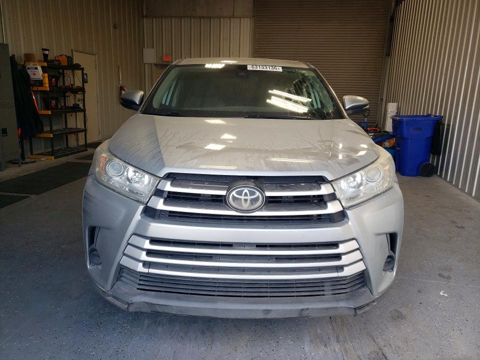 Auction sale of the 2018 Toyota Highlander, vin: 5TDZZRFH3JS257702, lot number: 63133136