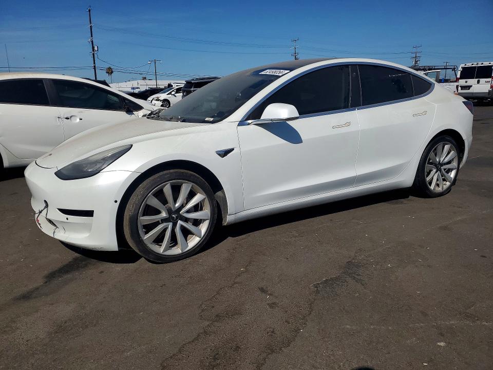 2018 Tesla Model 3 მანქანა იყიდება აუქციონზე, vin: 5YJ3E1EA7JF015829, აუქციონის ნომერი: 62498056