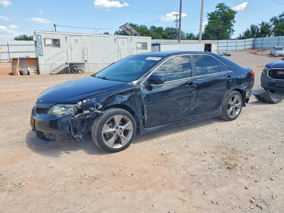 61935756 :رقم المزاد ، 4T1BF1FK4EU835228 vin ، 2014 Toyota Camry مزاد بيع