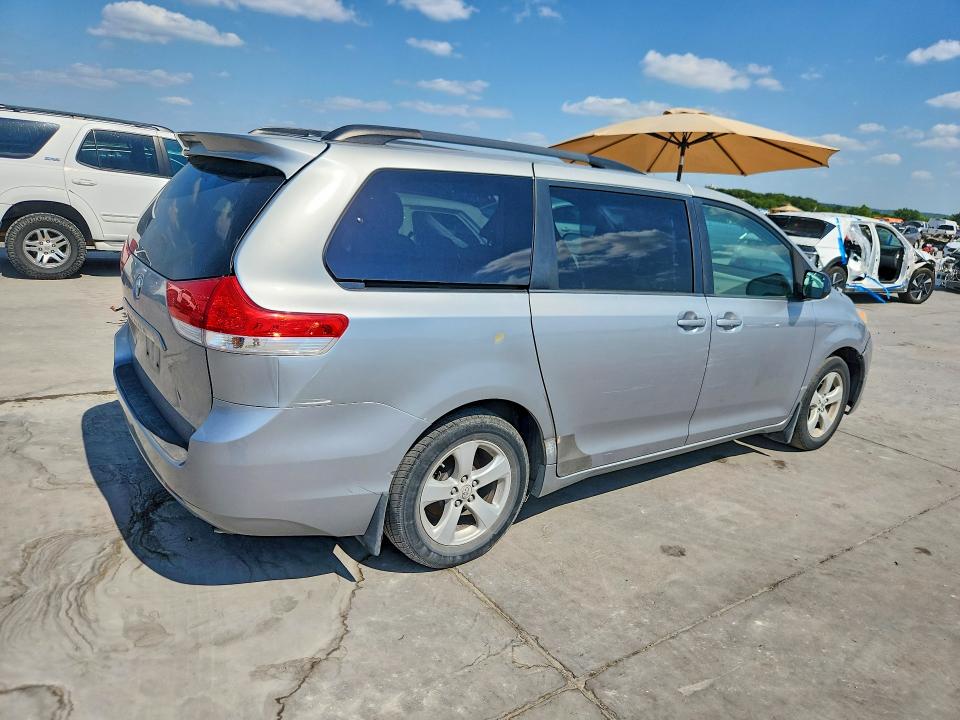 Aukcja sprzedaży 2011 Toyota Sienna, vin: 5TDKK3DC7BS022750, numer aukcji: 62401826