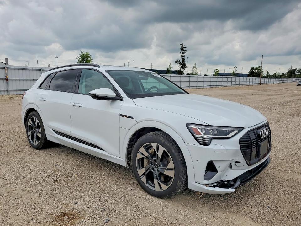 2021 Audi E-tron მანქანა იყიდება აუქციონზე, vin: WA1AAAGE0MB010699, აუქციონის ნომერი: 60850886