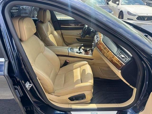 2015 Bmw 750 მანქანა იყიდება აუქციონზე, vin: WBAYB6C5XFD965910, აუქციონის ნომერი: 63611546
