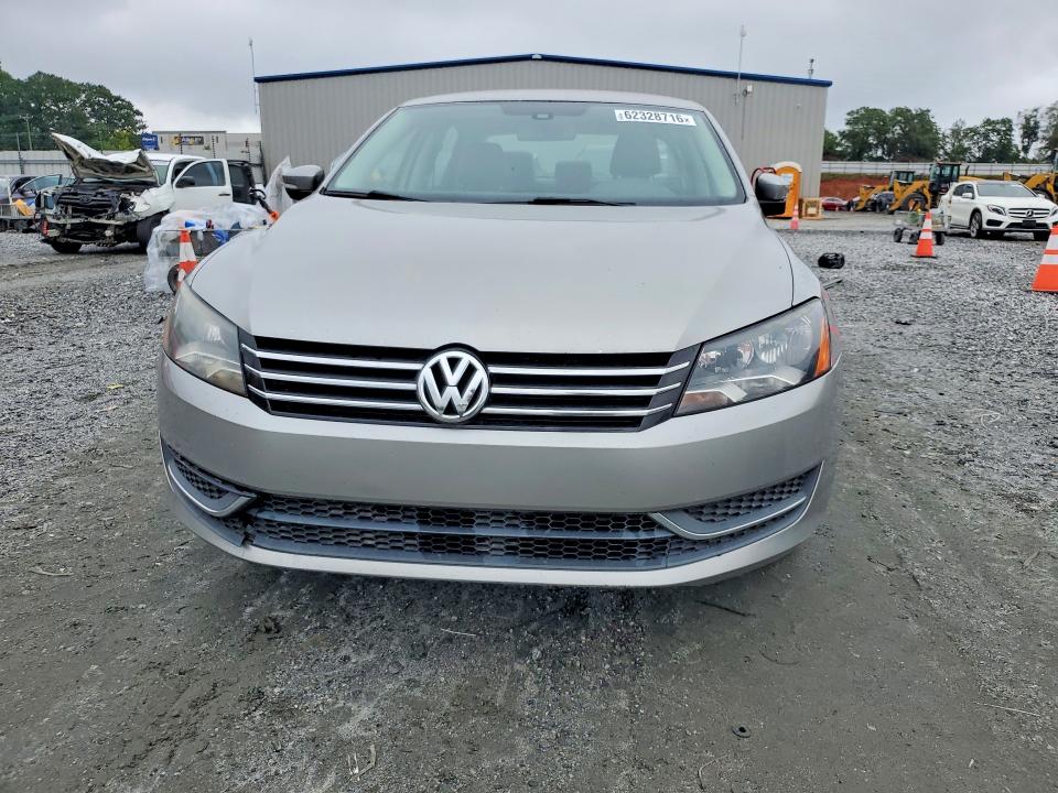62328716 :رقم المزاد ، 1VWAT7A33EC065666 vin ، 2014 Volkswagen Passat مزاد بيع