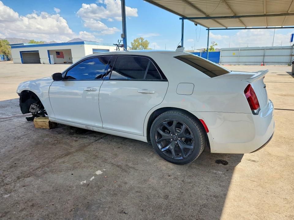 61824756 :رقم المزاد ، 2C3CCAAG0NH174311 vin ، 2022 Chrysler 300 مزاد بيع