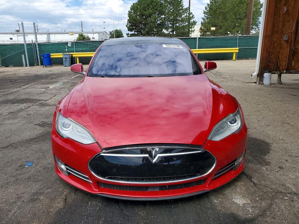 2015 Tesla Model S მანქანა იყიდება აუქციონზე, vin: 5YJSA1E25FF114902, აუქციონის ნომერი: 62513186