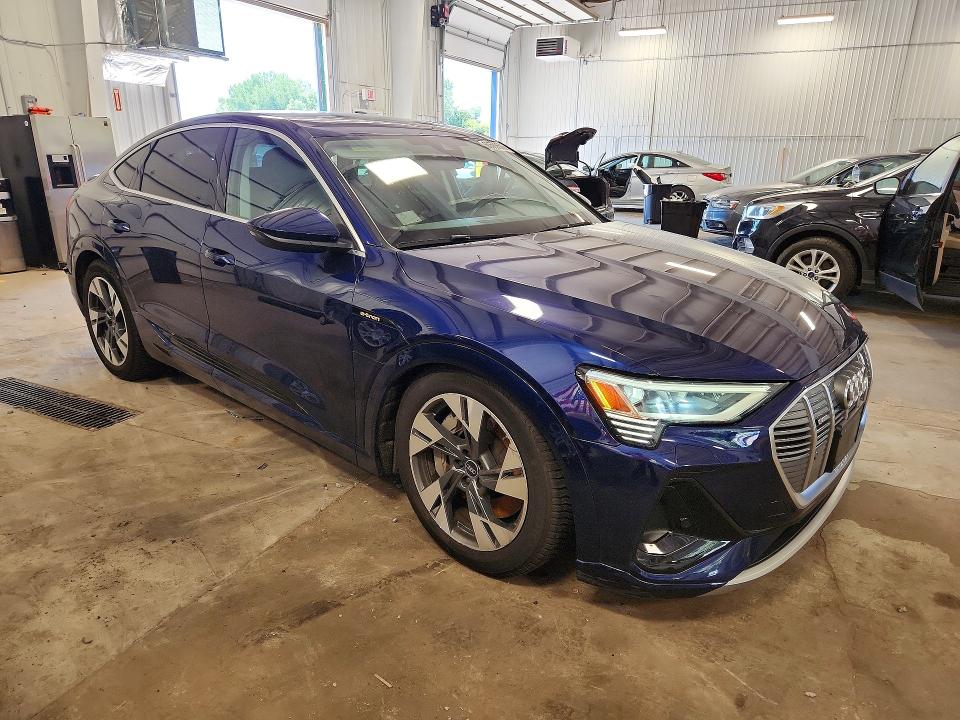 60569506 :رقم المزاد ، WA11ABGE1NB020021 vin ، 2022 Audi E-tron مزاد بيع