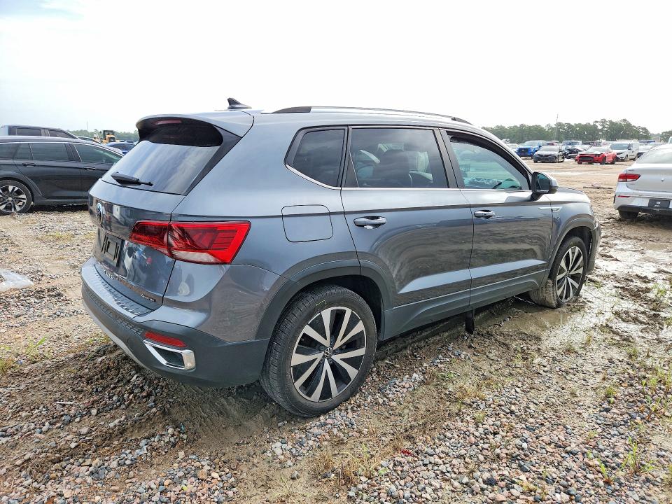 2022 Volkswagen Taos მანქანა იყიდება აუქციონზე, vin: 3VVWX7B21NM044432, აუქციონის ნომერი: 61047866