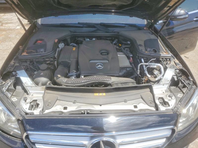 60642076 :رقم المزاد ، WDDZF4KB0JA342240 vin ، 2018 Mercedes-benz E مزاد بيع