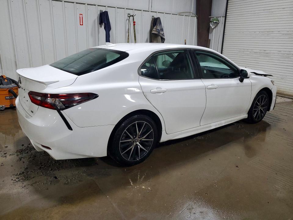 2021 Toyota Camry მანქანა იყიდება აუქციონზე, vin: 4T1G11AK1MU589961, აუქციონის ნომერი: 62579966