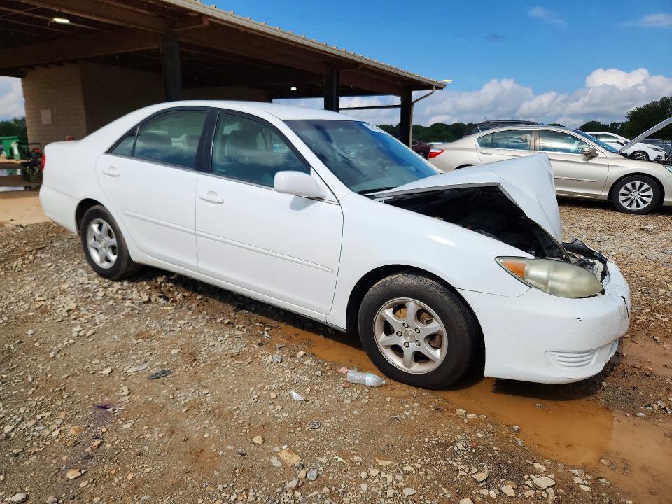 60861476 :رقم المزاد ، 4T1BE32K05U596880 vin ، 2005 Toyota Camry مزاد بيع