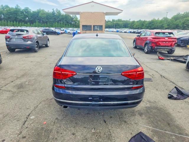 58270956 :رقم المزاد ، 1VWAT7A32GC045850 vin ، 2016 Volkswagen Passat مزاد بيع
