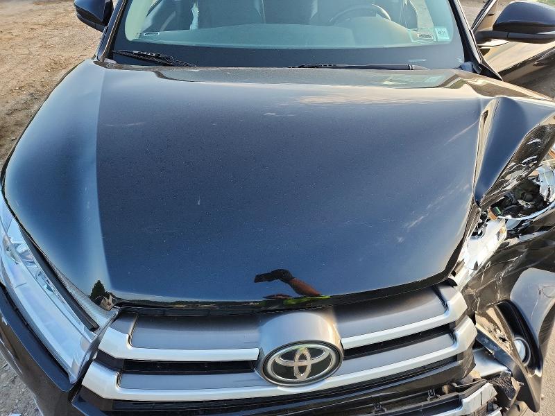 59312316 :رقم المزاد ، 5TDBZRFH6KS702260 vin ، 2019 Toyota Highlander مزاد بيع