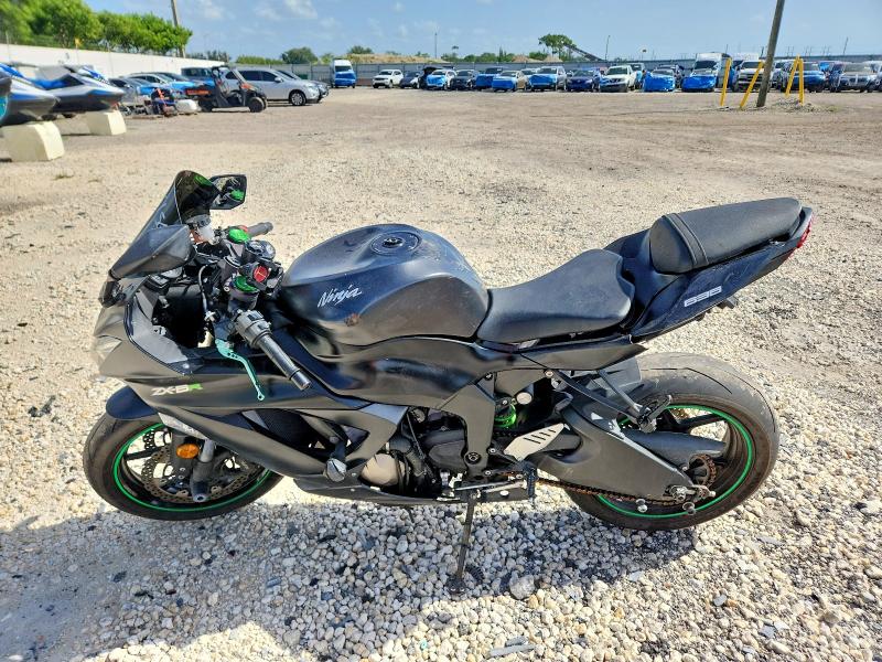 59681766 :رقم المزاد ، JKBZXJE13FA016180 vin ، 2015 Kawasaki Zx636 مزاد بيع