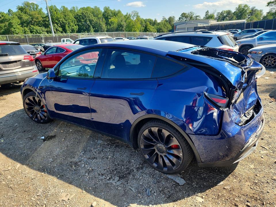 62414726 :رقم المزاد ، 7SAYGDEF3NF307550 vin ، 2022 Tesla Model Y مزاد بيع