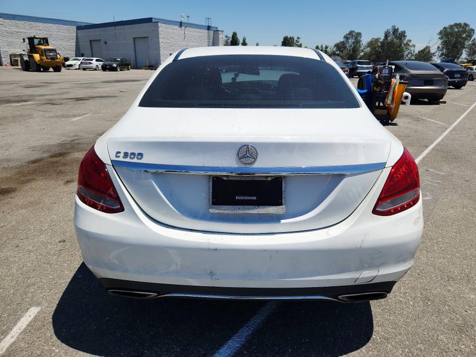 61941866 :رقم المزاد ، 55SWF4JB1GU146367 vin ، 2016 Mercedes-benz C مزاد بيع