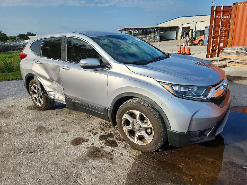 Продажа на аукционе авто 2018 Honda Cr-v, vin: 7FARW1H83JE038626, номер лота: 62647946