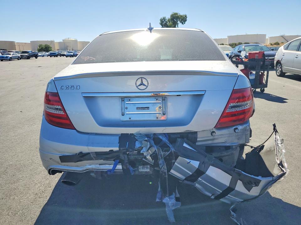 Продажа на аукционе авто 2014 Mercedes-benz C, vin: WDDGF4HB6EA958996, номер лота: 61589686