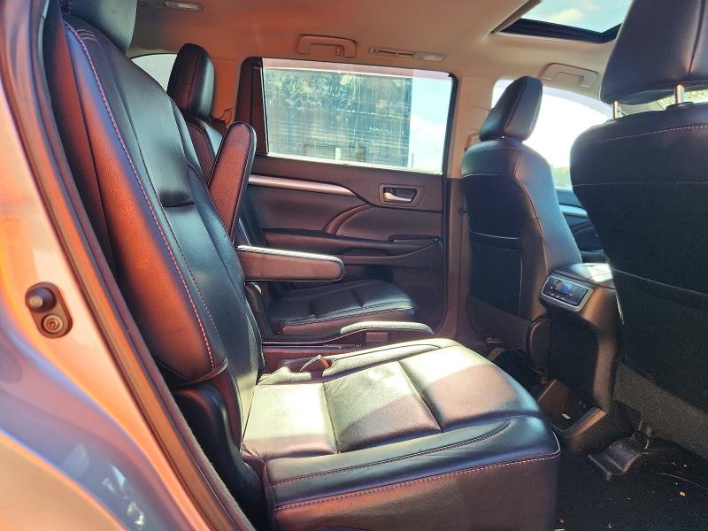 60698086 :رقم المزاد ، 5TDJZRFH1HS511706 vin ، 2017 Toyota Highlander مزاد بيع