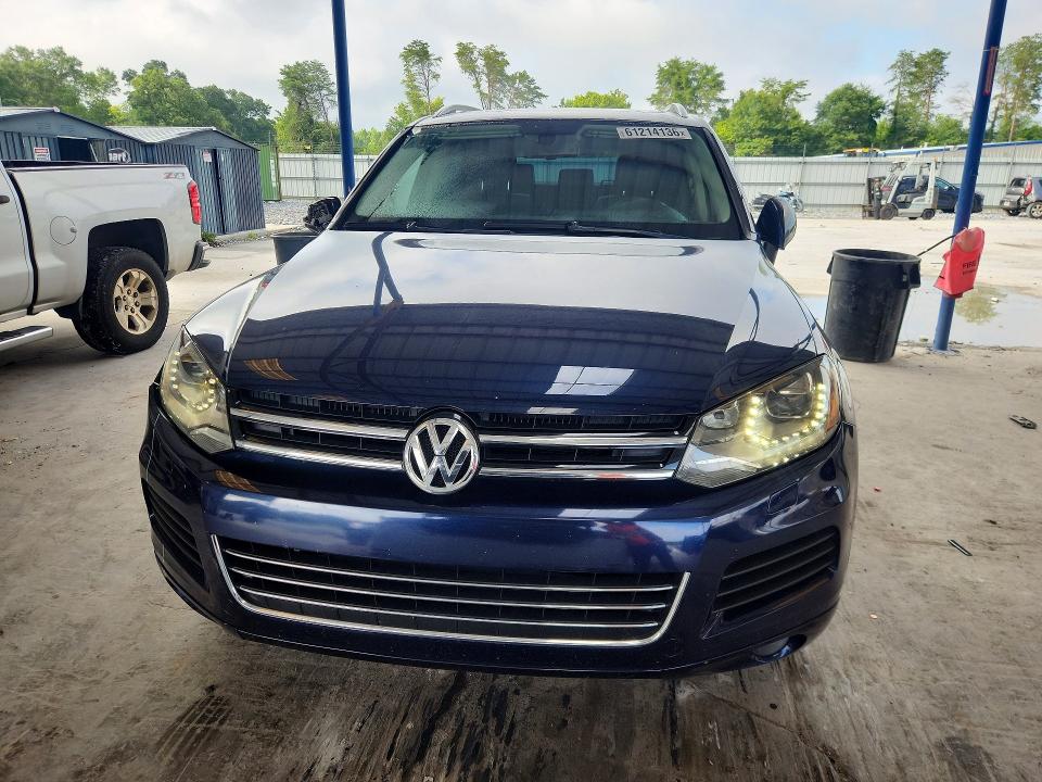2011 Volkswagen Touareg მანქანა იყიდება აუქციონზე, vin: WVGFF9BP7BD000608, აუქციონის ნომერი: 61214136