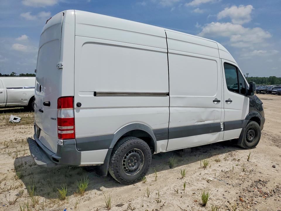 61784026 :رقم المزاد ، WD3PE7CD2JP607236 vin ، 2018 Mercedes-benz Sprinter مزاد بيع