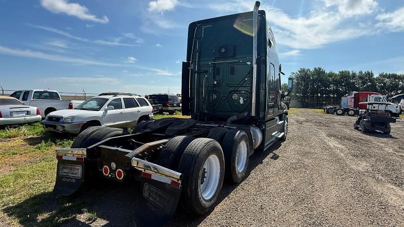 2015 Freightliner Cascadia 125 მანქანა იყიდება აუქციონზე, vin: 3AKJGLD65FSGC4864, აუქციონის ნომერი: 63187276