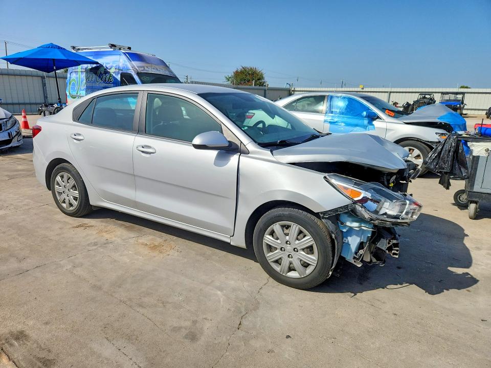61725726 :رقم المزاد ، 3KPA24ADXME422359 vin ، 2021 Kia Rio مزاد بيع