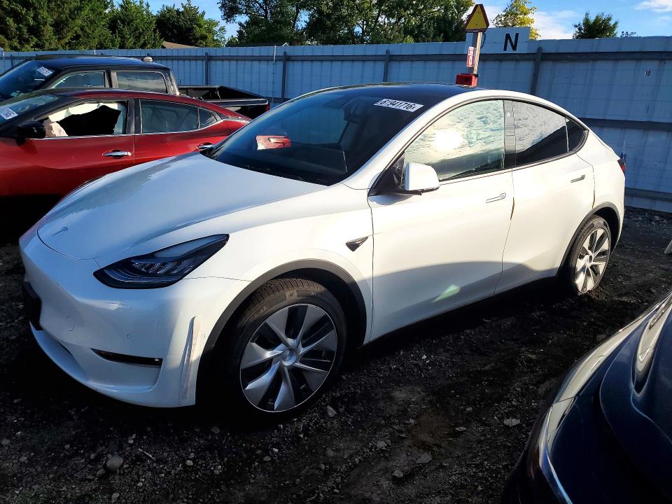 Auction sale of the 2021 Tesla Model Y, vin: 5YJYGDEE6MF114845, lot number: 61941716