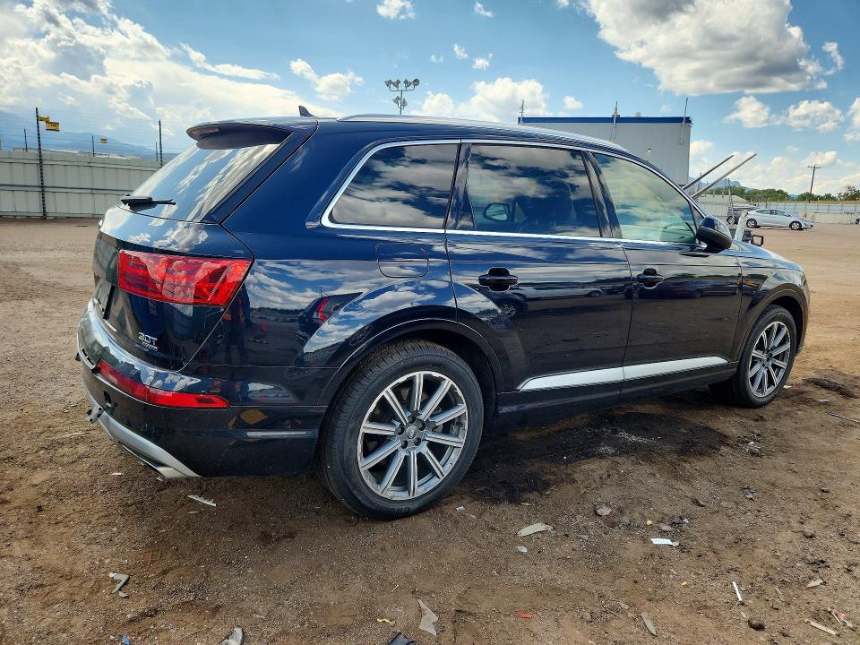 Продажа на аукционе авто 2017 Audi Q7, vin: WA1LAAF7XHD056014, номер лота: 61565336