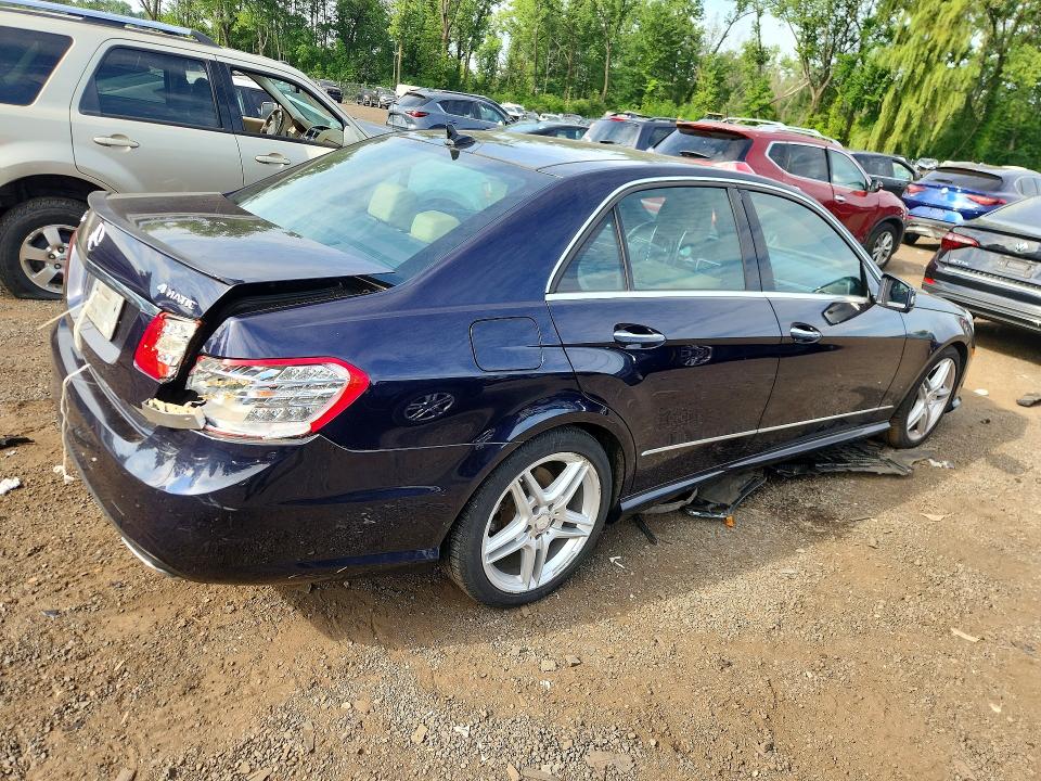 60926396 :رقم المزاد ، WDDHF8HB5BA368277 vin ، 2011 Mercedes-benz E مزاد بيع