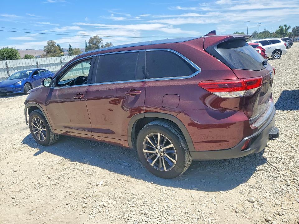 Продажа на аукционе авто 2018 Toyota Highlander, vin: 5TDKZRFH5JS260781, номер лота: 60076726