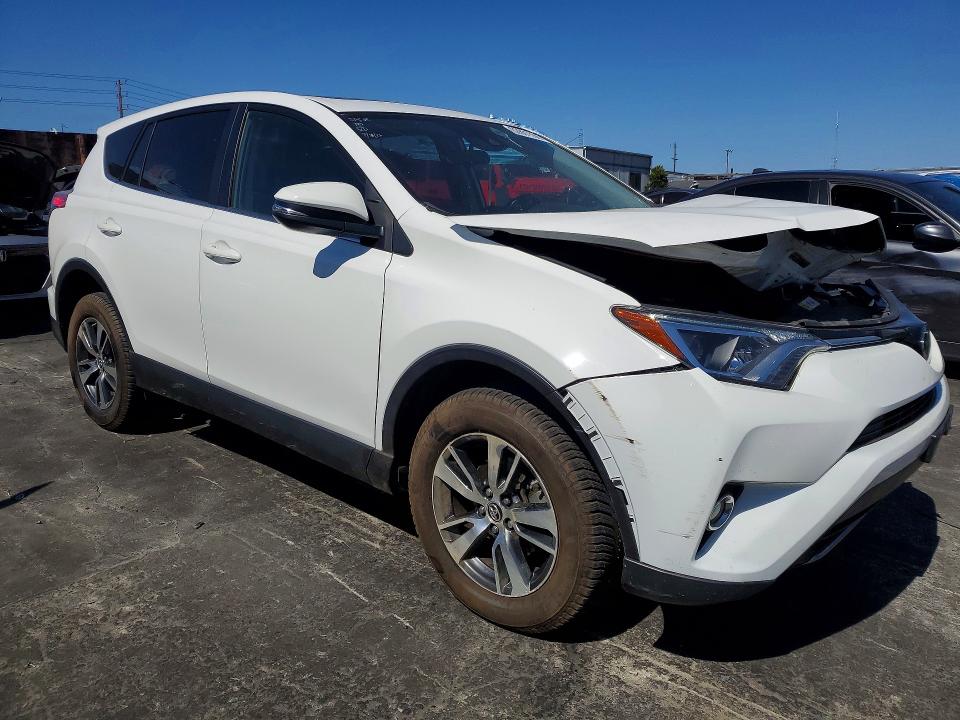 62801596 :رقم المزاد ، JTMWFREV5HD106742 vin ، 2017 Toyota Rav4 مزاد بيع