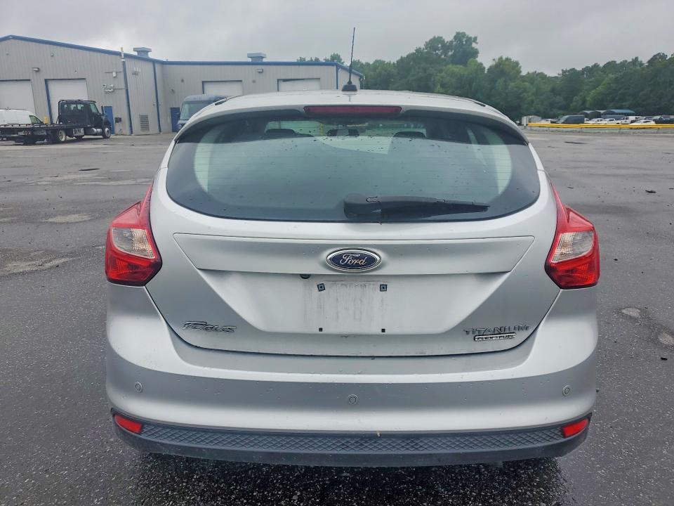 60395226 :رقم المزاد ، 1FADP3N28DL249682 vin ، 2013 Ford Focus مزاد بيع
