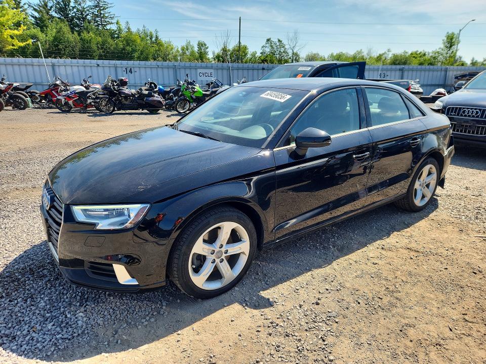 Продаж на аукціоні авто 2018 Audi A3, vin: WAUAUGFF7J1086865, номер лоту: 60459056