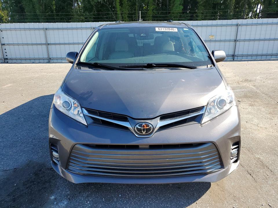 2018 Toyota Sienna მანქანა იყიდება აუქციონზე, vin: 5TDYZ3DC2JS960353, აუქციონის ნომერი: 63132846