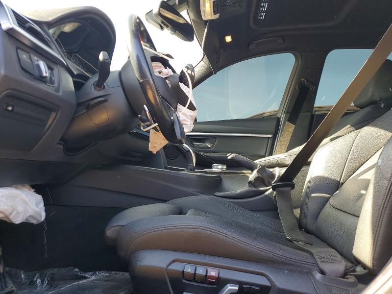 61615896 :رقم المزاد ، WBA8B9G53JNU58359 vin ، 2018 Bmw 330 مزاد بيع