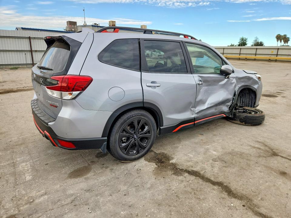 61948766 :رقم المزاد ، JF2SKAJC4NH503137 vin ، 2022 Subaru Forester مزاد بيع