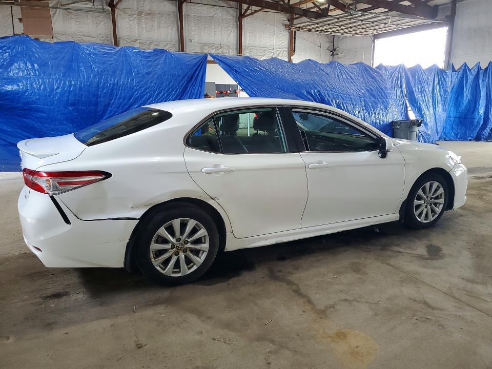2020 Toyota Camry მანქანა იყიდება აუქციონზე, vin: 4T1G11AK0LU961997, აუქციონის ნომერი: 62745846