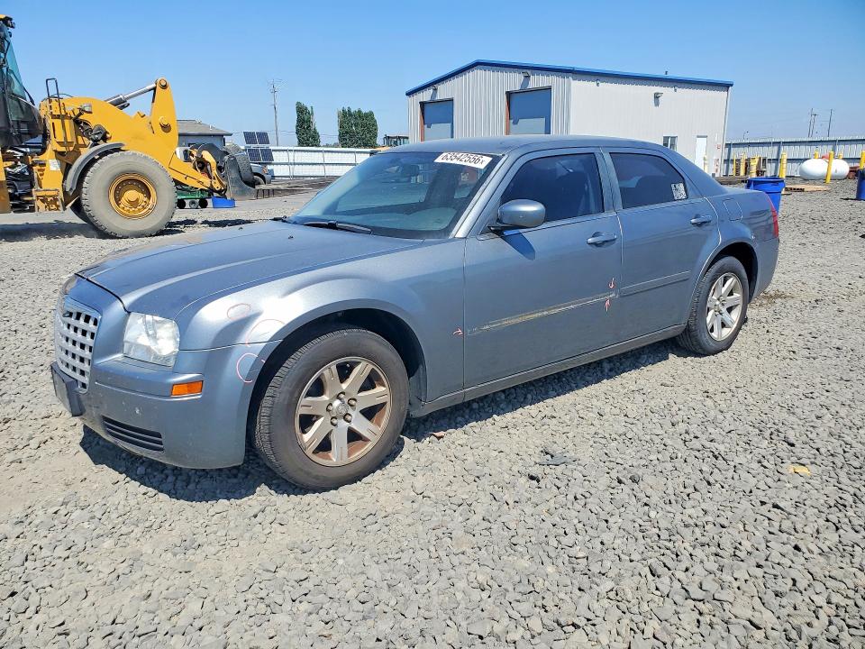 2006 Chrysler 300 მანქანა იყიდება აუქციონზე, vin: 2C3LA43R46H152156, აუქციონის ნომერი: 63542556