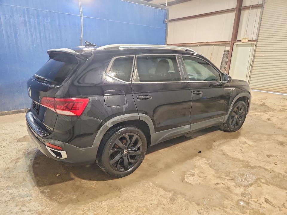 Продаж на аукціоні авто 2022 Volkswagen Taos, vin: 3VVYX7B24NM063355, номер лоту: 61916646