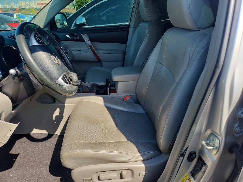 61713616 :رقم المزاد ، 5TDYK3EH8BS045393 vin ، 2011 Toyota Highlander مزاد بيع