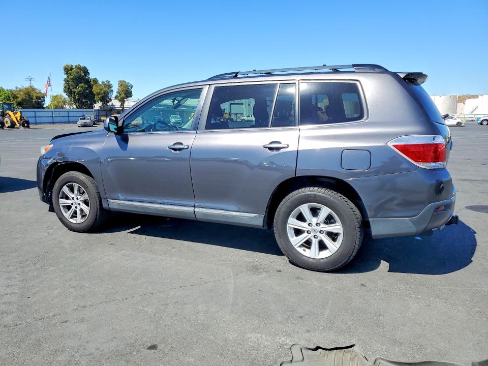 62873886 :رقم المزاد ، 5TDBK3EHXDS221451 vin ، 2013 Toyota Highlander مزاد بيع