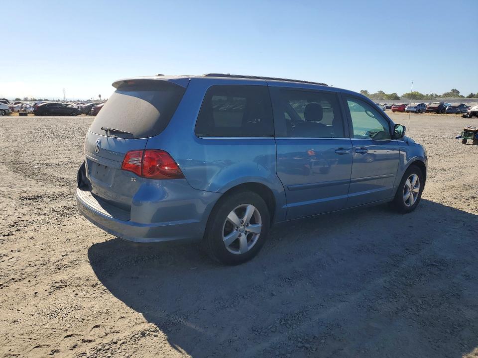 2011 Volkswagen Routan მანქანა იყიდება აუქციონზე, vin: 2V4RW3DGXBR717180, აუქციონის ნომერი: 62143766