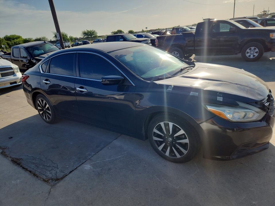 Продаж на аукціоні авто 2018 Nissan Altima, vin: 1N4AL3AP9JC203984, номер лоту: 60504216