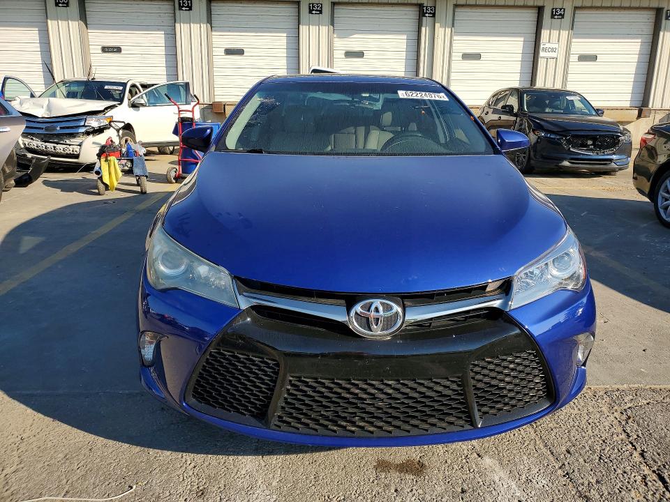 2015 Toyota Camry მანქანა იყიდება აუქციონზე, vin: 4T1BF1FK3FU881389, აუქციონის ნომერი: 62224876