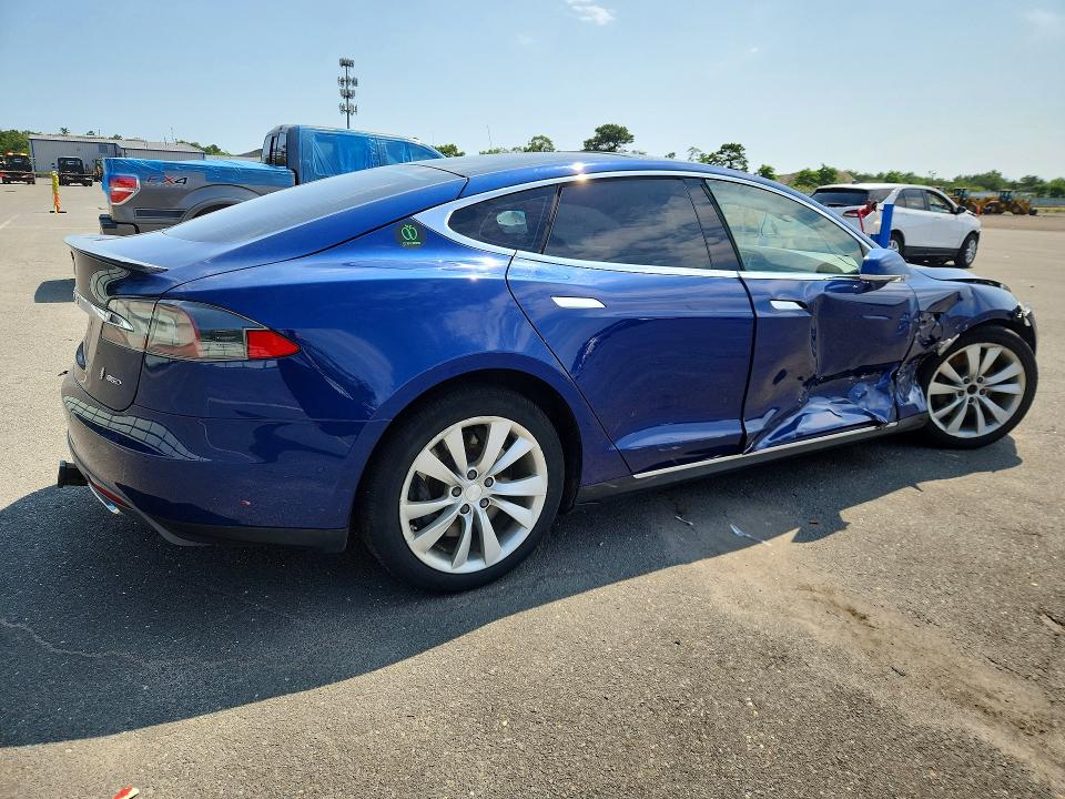 Продажа на аукционе авто 2015 Tesla Model S, vin: 5YJSA1H26FF098348, номер лота: 60811926