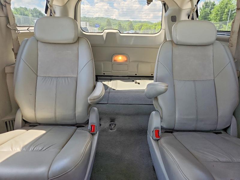 Продажа на аукционе авто 2009 Chrysler Town & Country, vin: 2A8HR64X49R590895, номер лота: 61312396