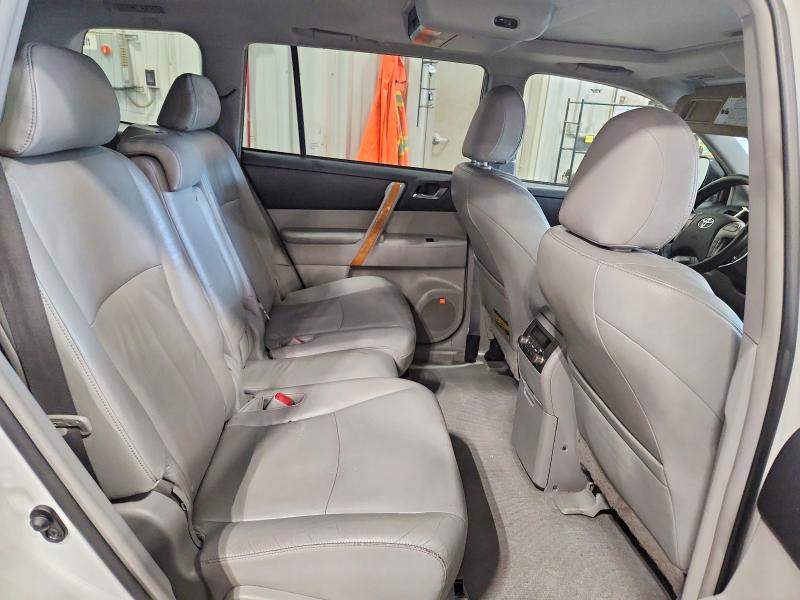 61611546 :رقم المزاد ، JTEJW3EH8A2042520 vin ، 2010 Toyota Highlander مزاد بيع