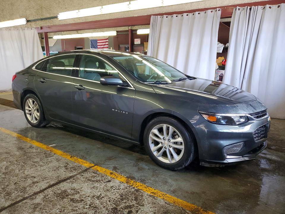 60004356 :رقم المزاد ، 1G1ZJ5SU2HF263402 vin ، 2017 Chevrolet Malibu مزاد بيع