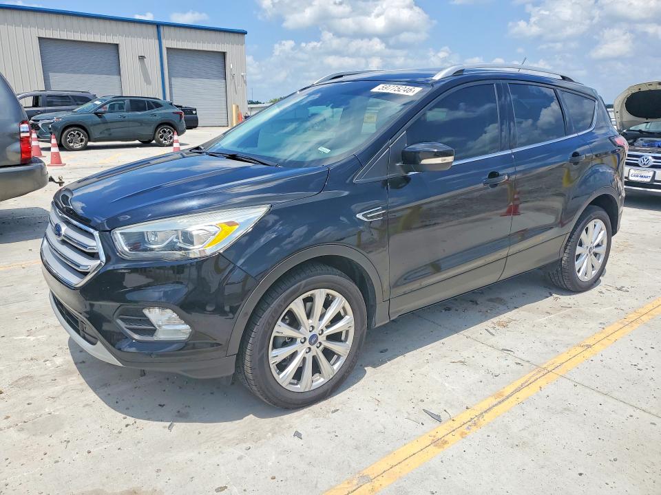59775246 :رقم المزاد ، 1FMCU9J9XJUA82053 vin ، 2018 Ford Escape مزاد بيع